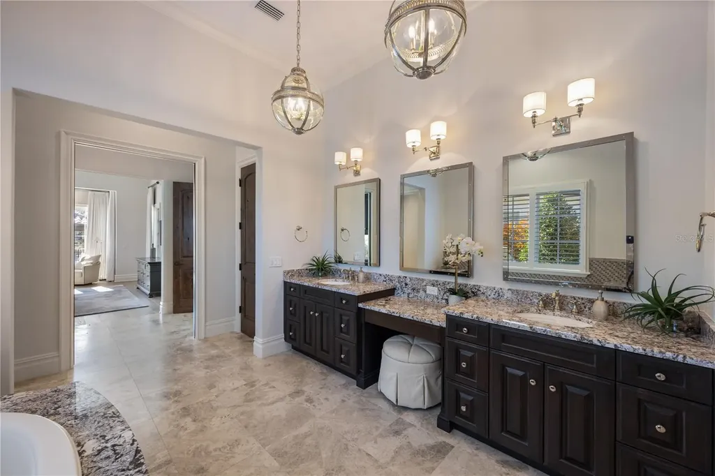 10443 Los Feliz Drive Golden Oak FL 32836