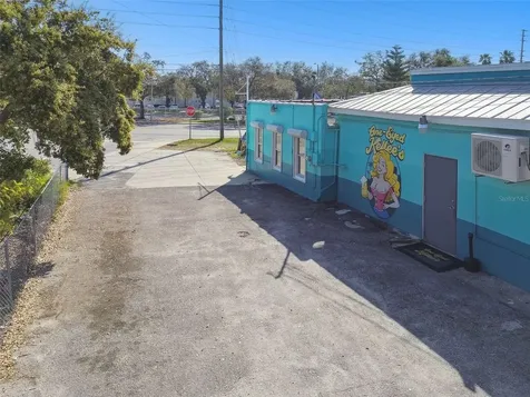 3007 6th Street S St Petersburg FL 33705
