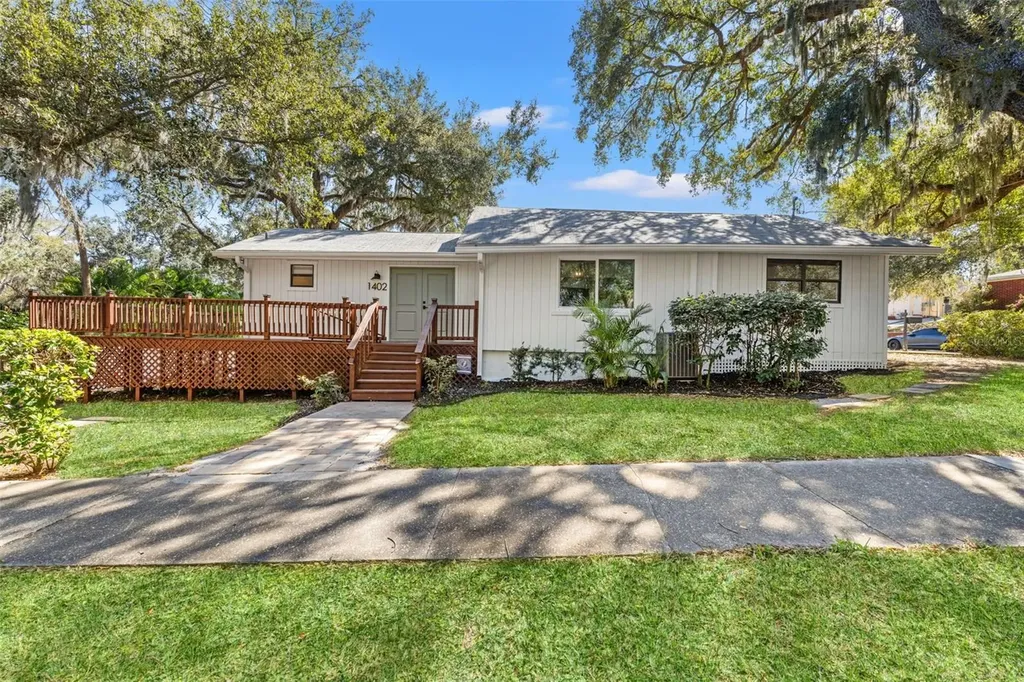 1402 Hilton Place Tampa FL 33604