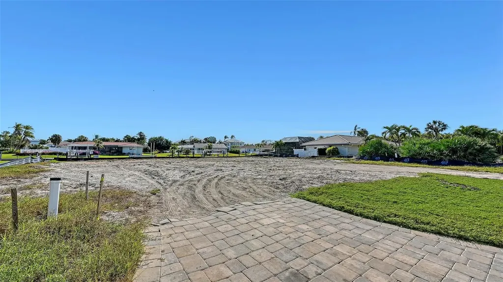 536 Gunwale Lane Longboat Key FL 34228