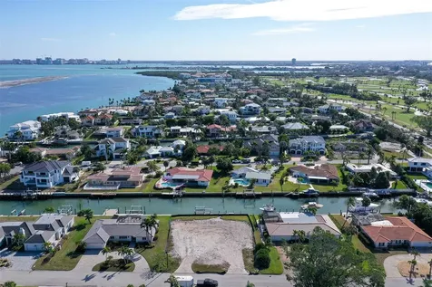 536 Gunwale Lane Longboat Key FL 34228