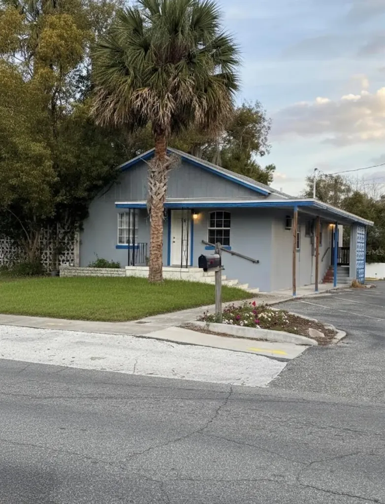 109 N Stone Street Deland FL 32720