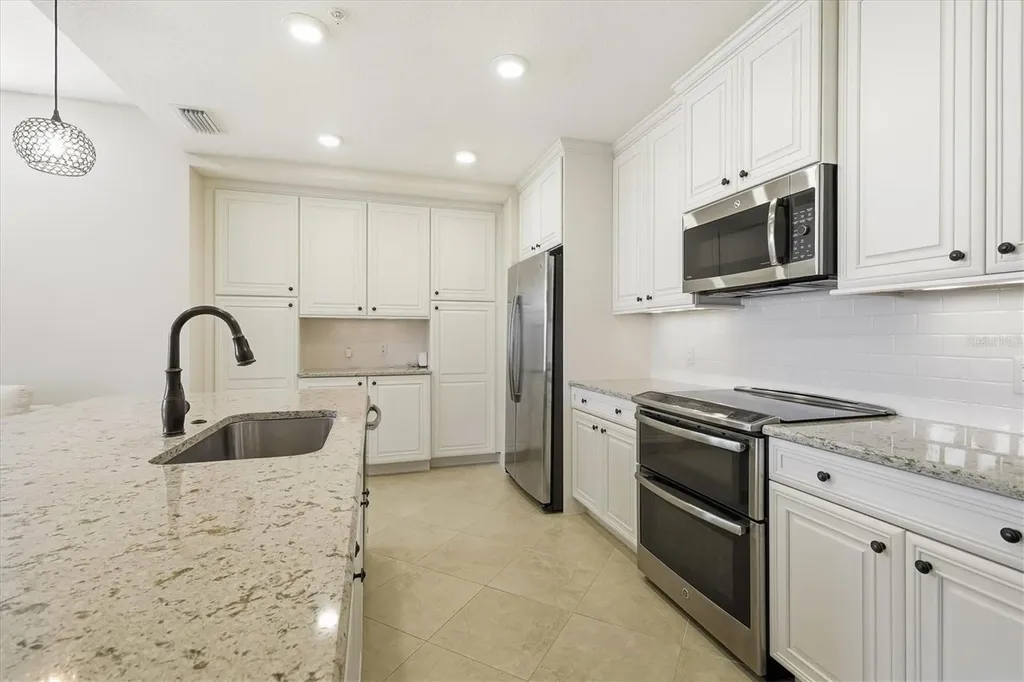 395 Aruba Circle Bradenton FL 34209