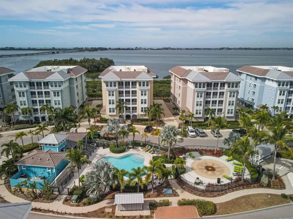 395 Aruba Circle Bradenton FL 34209