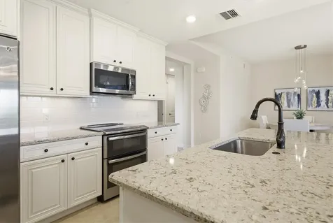395 Aruba Circle Bradenton FL 34209