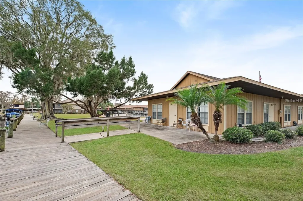 1640 Juno Trail Astor FL 32102