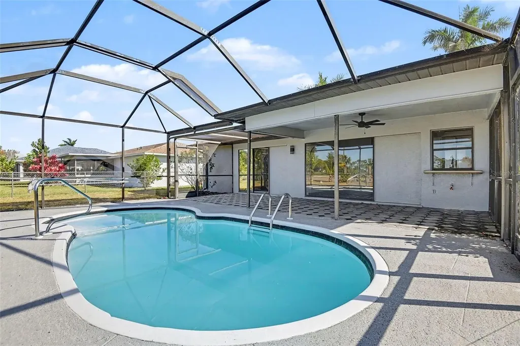 1912 SW 8th Court Cape Coral FL 33991