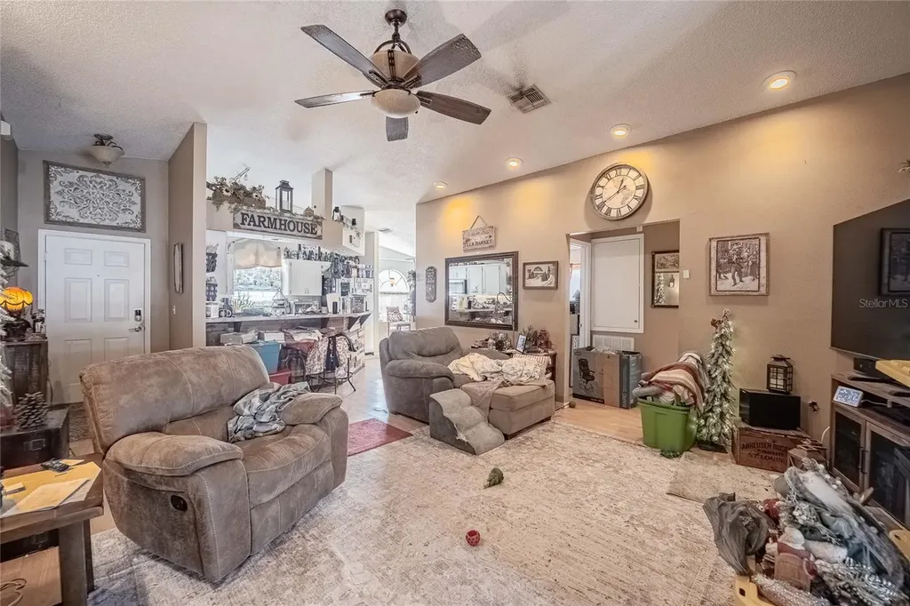 463 Emerald Cove Loop Lakeland FL 33813