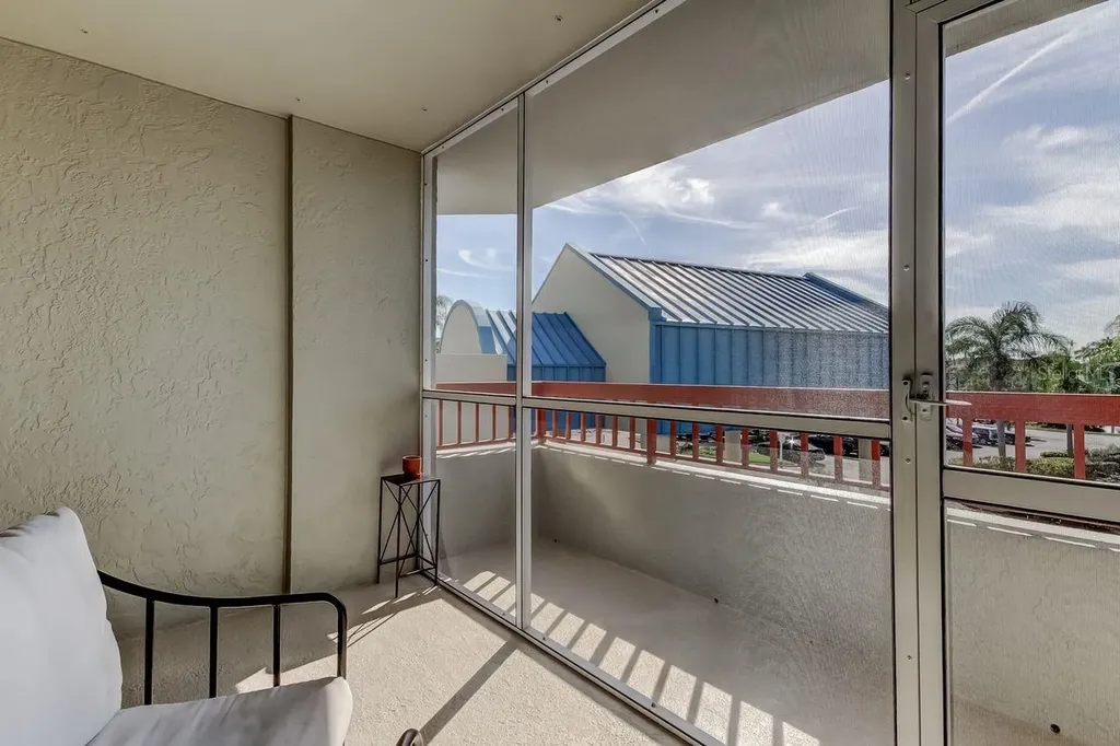 2333 Feather Sound Drive Clearwater FL 33762
