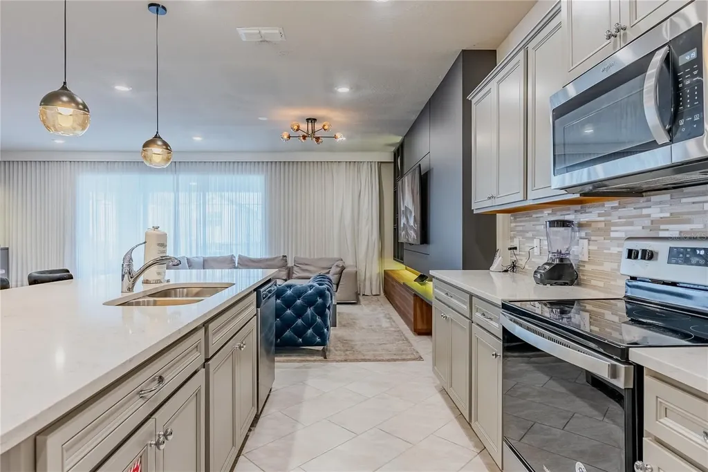 2126 Lelani Circle Davenport FL 33897