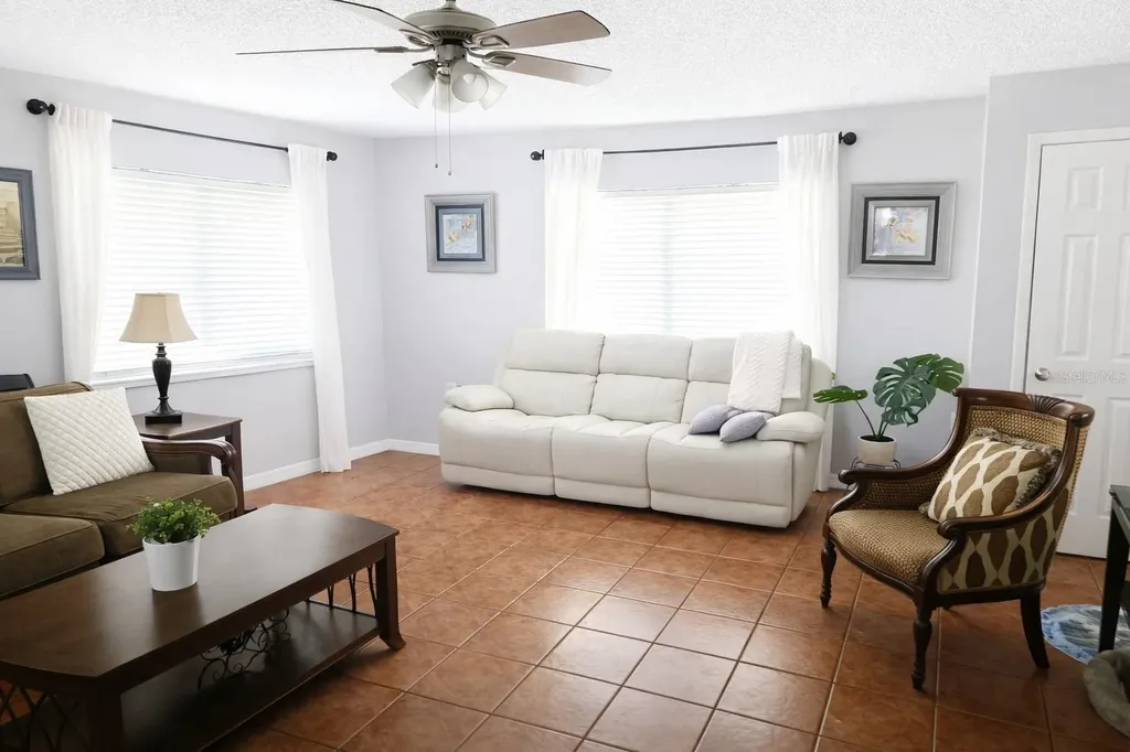 2237 Viento Street Orlando FL 32822