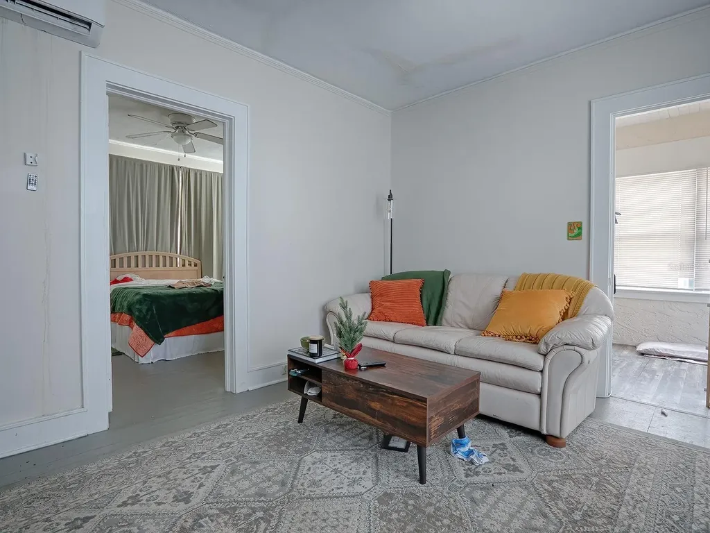 426 E Citrus Avenue Eustis FL 32726