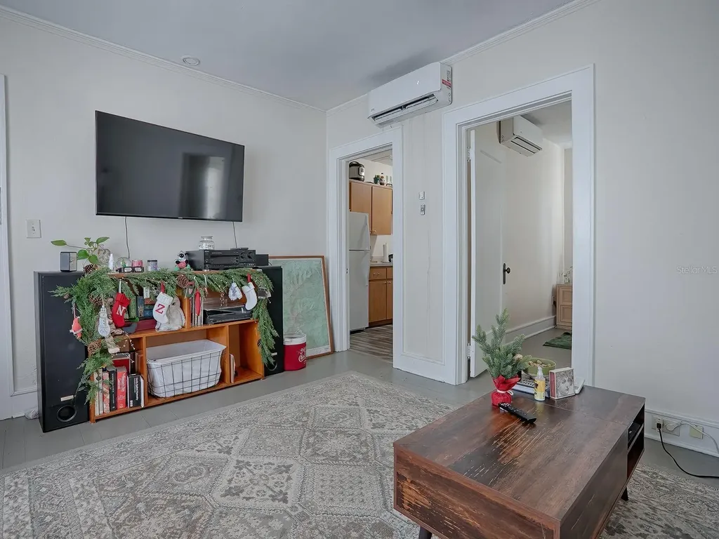 426 E Citrus Avenue Eustis FL 32726