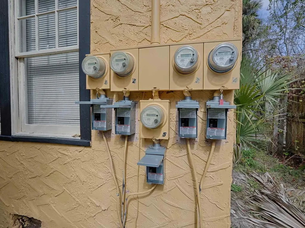 426 E Citrus Avenue Eustis FL 32726