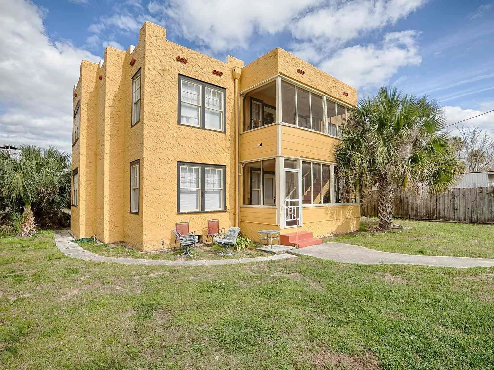 426 E Citrus Avenue Eustis FL 32726