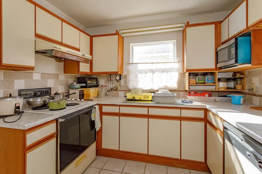 566 Wechsler Circle Orlando FL 32824