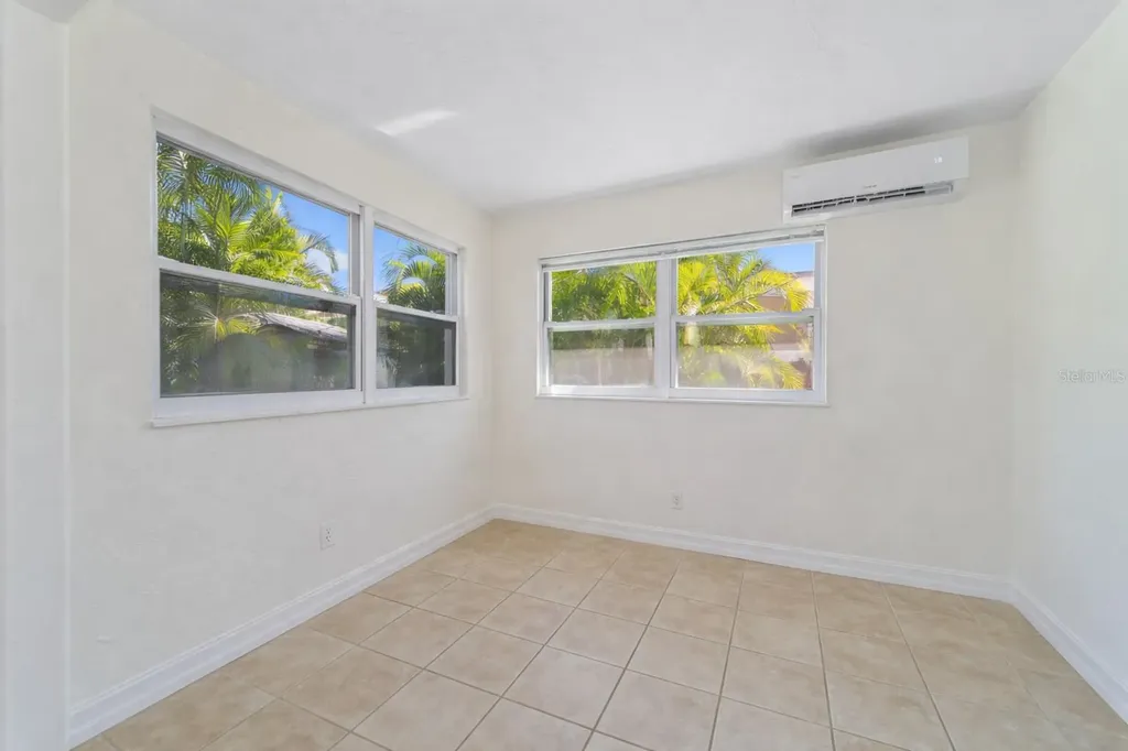 11155 2nd Street E Treasure Island FL 33706
