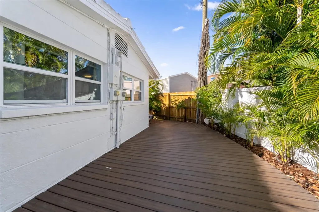 11155 2nd Street E Treasure Island FL 33706