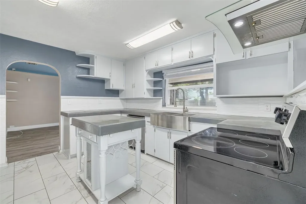 5655 1st Avenue N St Petersburg FL 33710