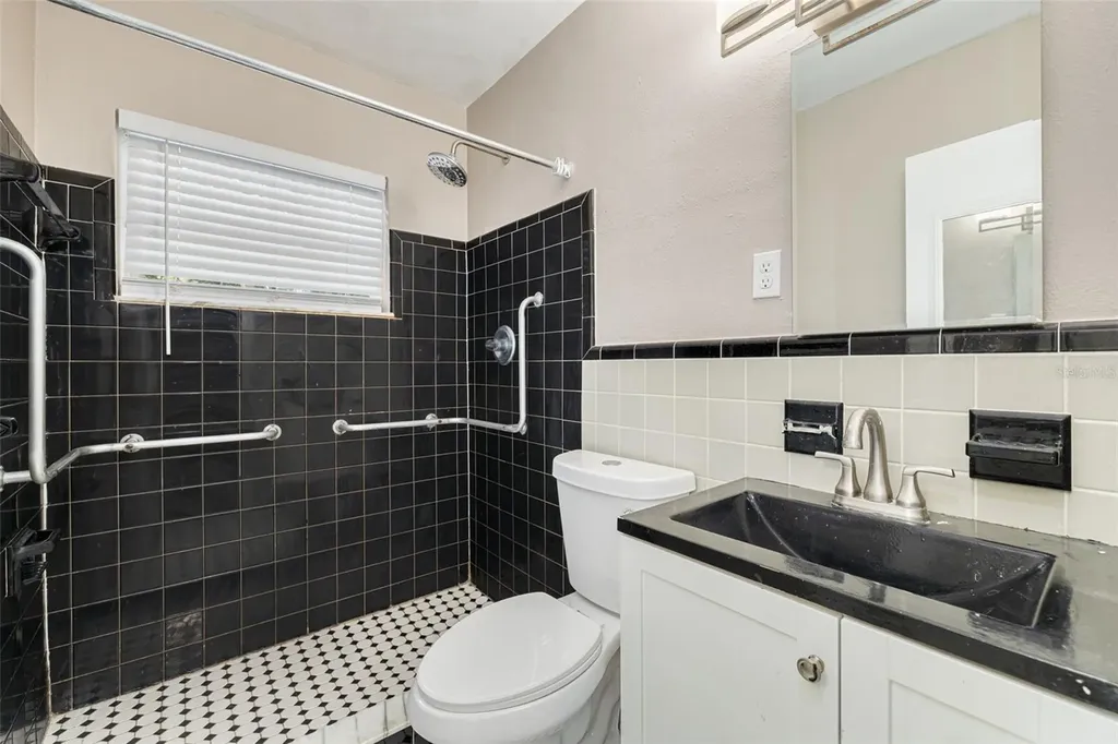 5655 1st Avenue N St Petersburg FL 33710