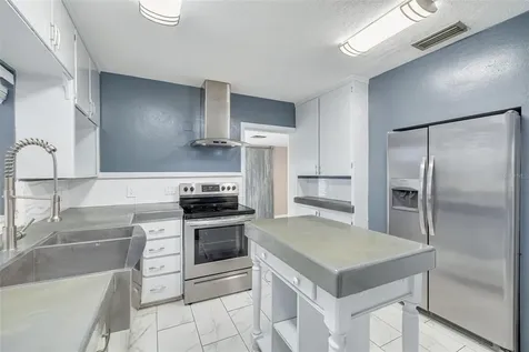 5655 1st Avenue N St Petersburg FL 33710