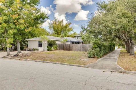 5655 1st Avenue N St Petersburg FL 33710