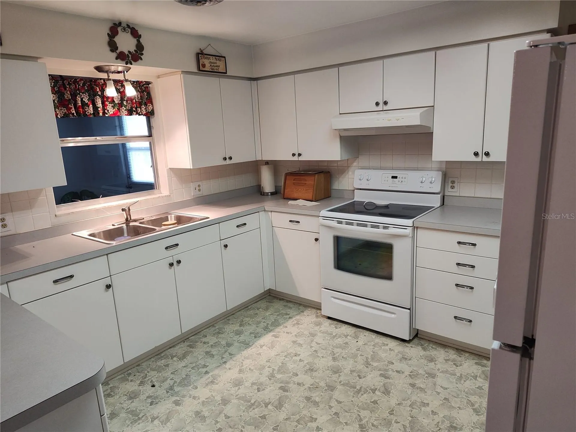 38247 3rd Avenue Zephyrhills FL 33542