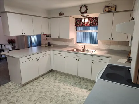 38247 3rd Avenue Zephyrhills FL 33542
