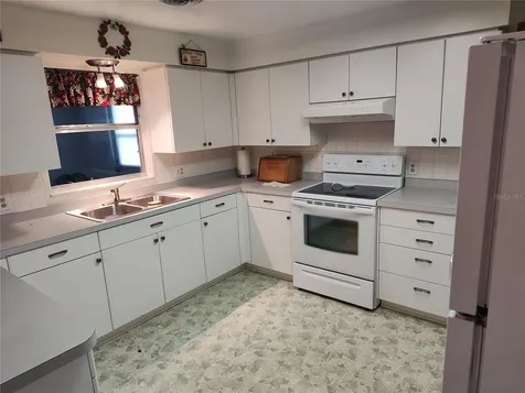 38247 3rd Avenue Zephyrhills FL 33542
