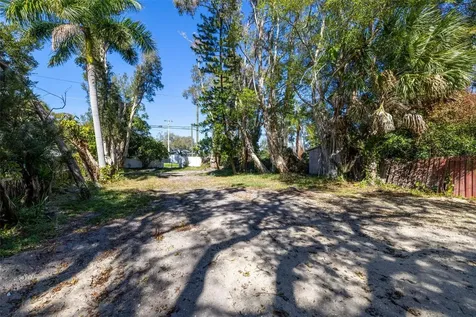 711 12th Avenue N St Petersburg FL 33701