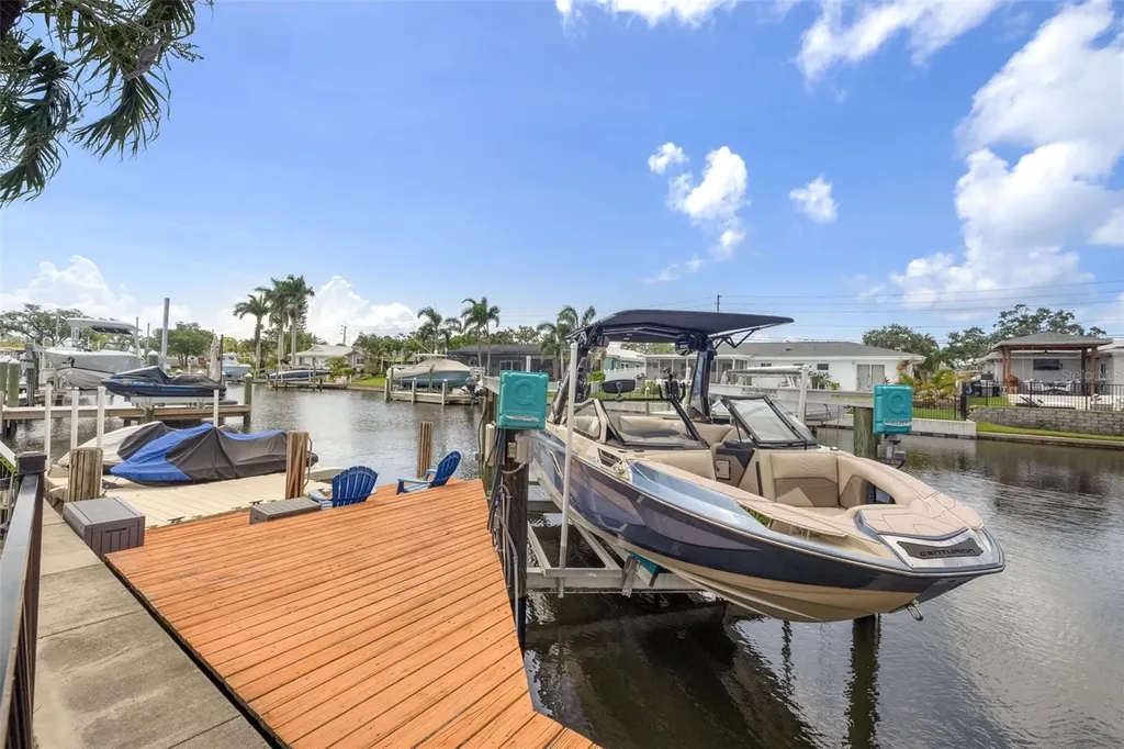 1424 47th Avenue NE St Petersburg FL 33703