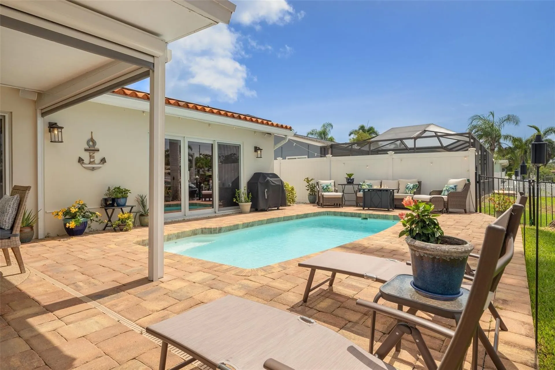 1424 47th Avenue NE St Petersburg FL 33703