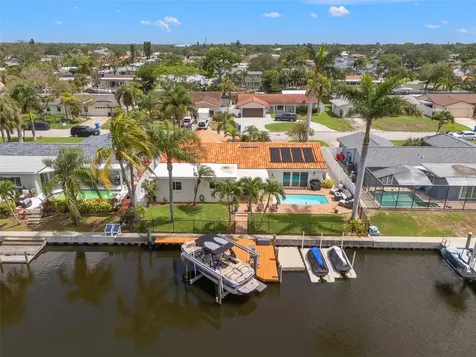 1424 47th Avenue NE St Petersburg FL 33703