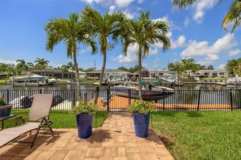 1424 47th Avenue NE St Petersburg FL 33703