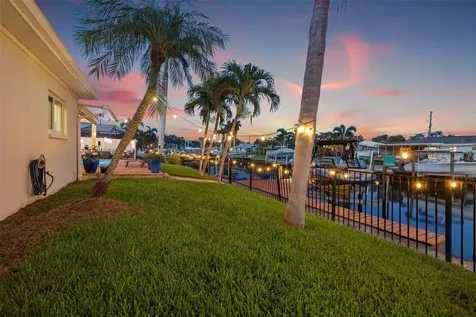 1424 47th Avenue NE St Petersburg FL 33703