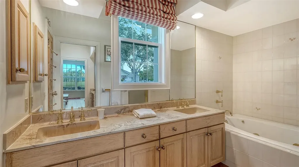 227 Saint James Park Osprey FL 34229