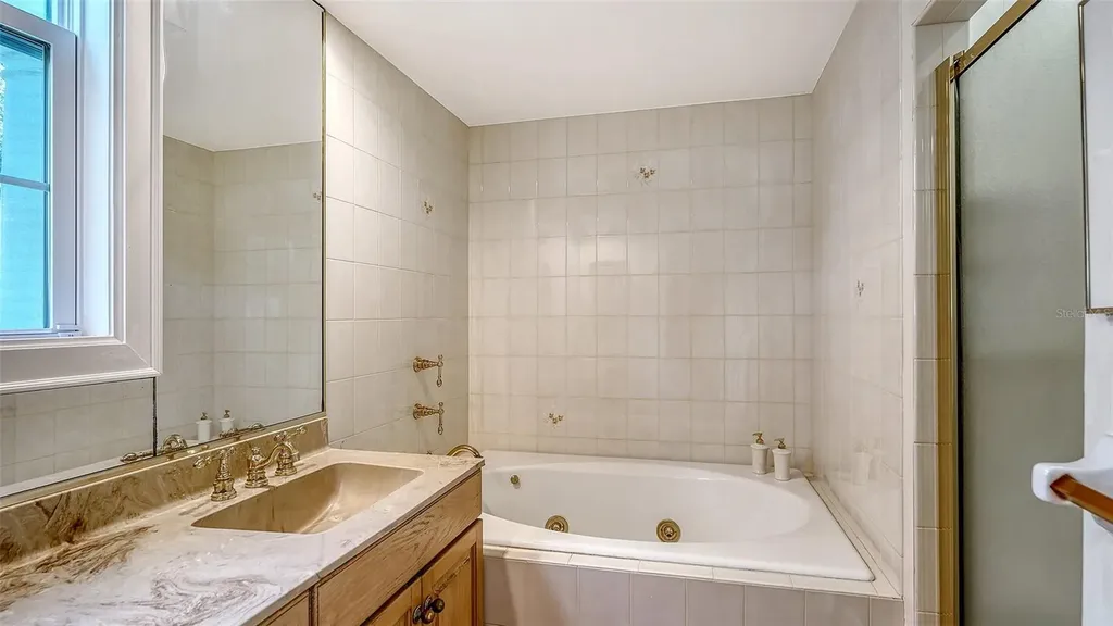 227 Saint James Park Osprey FL 34229