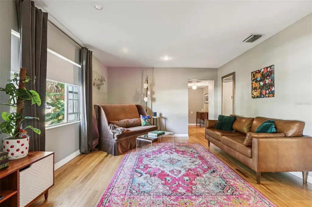 4216 W Euclid Avenue Tampa FL 33629