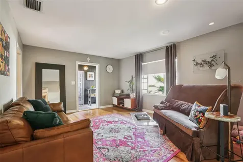 4216 W Euclid Avenue Tampa FL 33629
