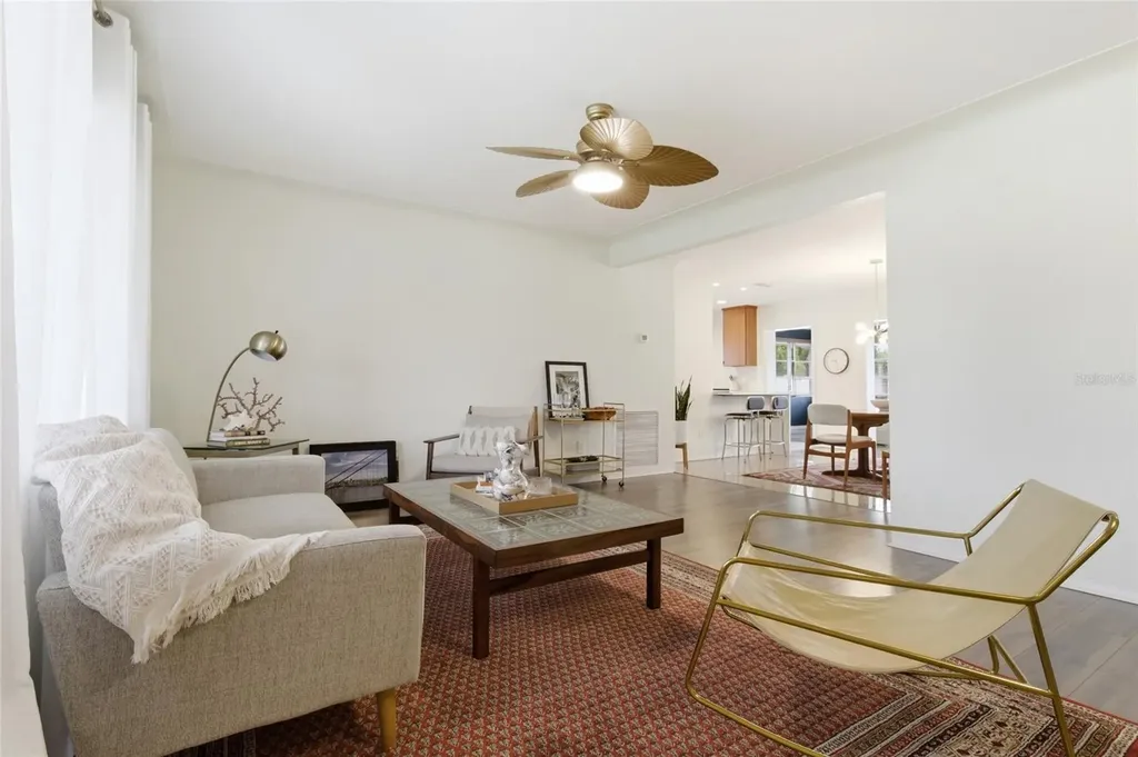 1129 39th Avenue NE St Petersburg FL 33703