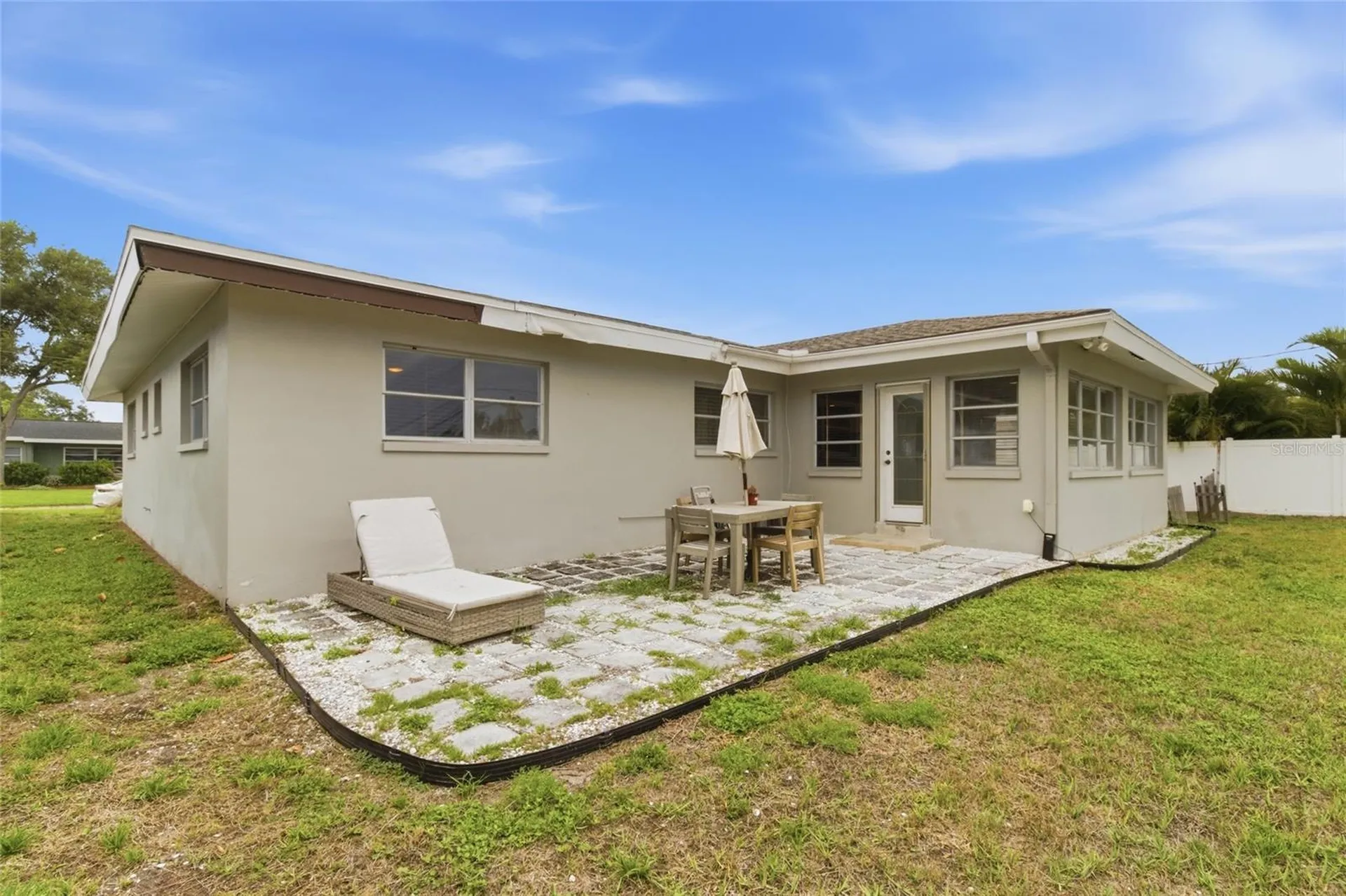 1129 39th Avenue NE St Petersburg FL 33703