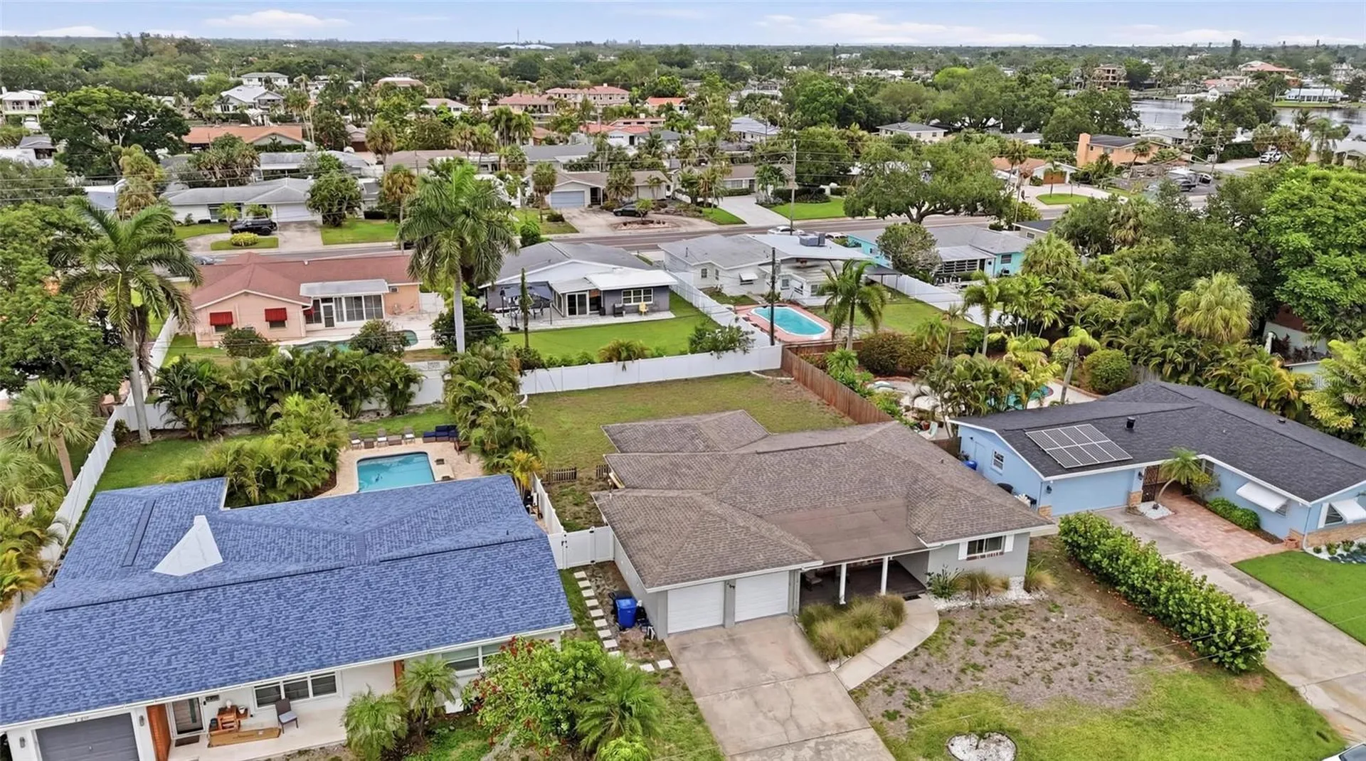 1129 39th Avenue NE St Petersburg FL 33703