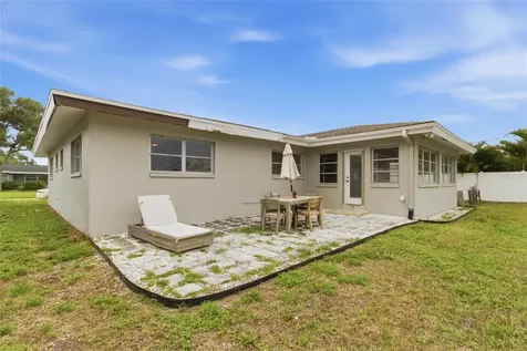 1129 39th Avenue NE St Petersburg FL 33703