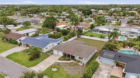 1129 39th Avenue NE St Petersburg FL 33703