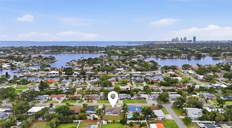 1129 39th Avenue NE St Petersburg FL 33703