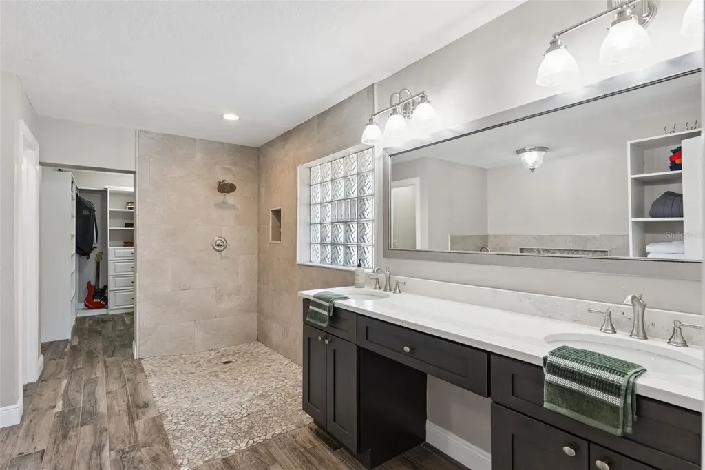 692 Rochester Street Oviedo FL 32765
