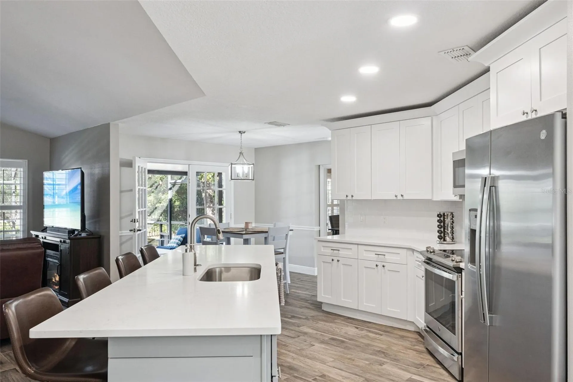 692 Rochester Street Oviedo FL 32765