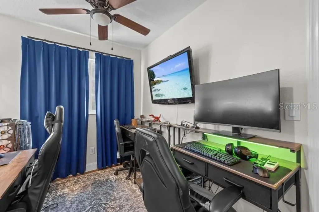 942 Henley Circle Davenport FL 33896