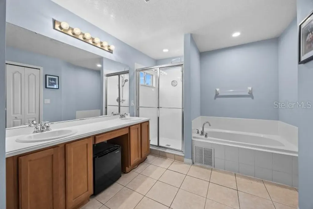 942 Henley Circle Davenport FL 33896