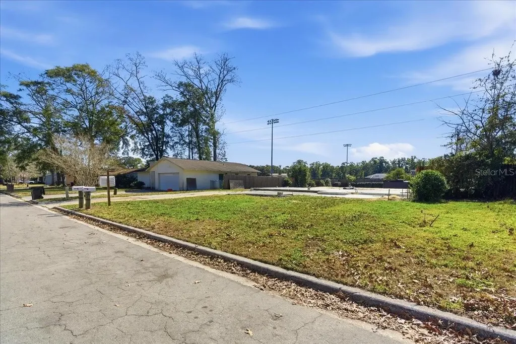 8203 SW 13th Road Gainesville FL 32607